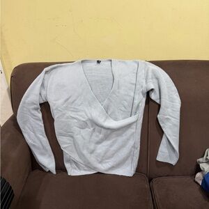 Vutti Chic Light Gray Women's V-Neck Crisscross Sweater